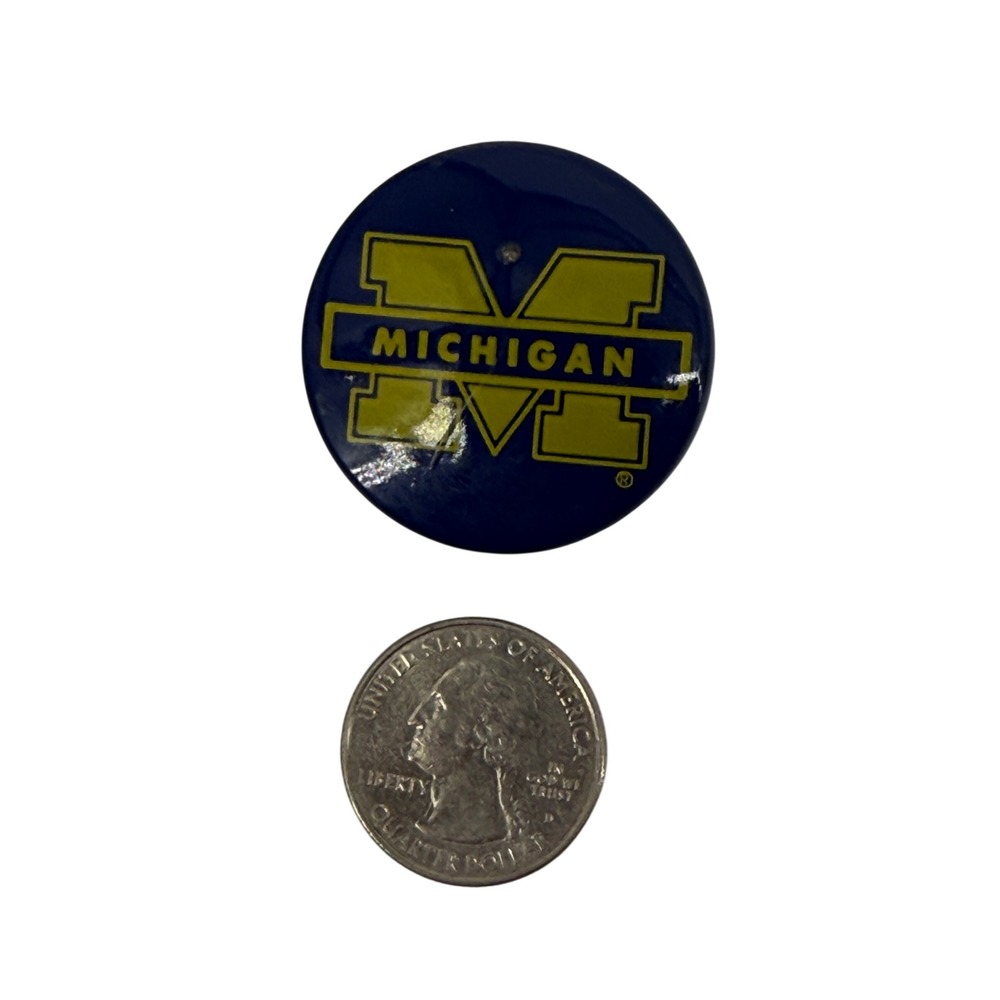 Michigan‎ Wolverines Vintage Light Up Pinback Untested  Retro Collegiate